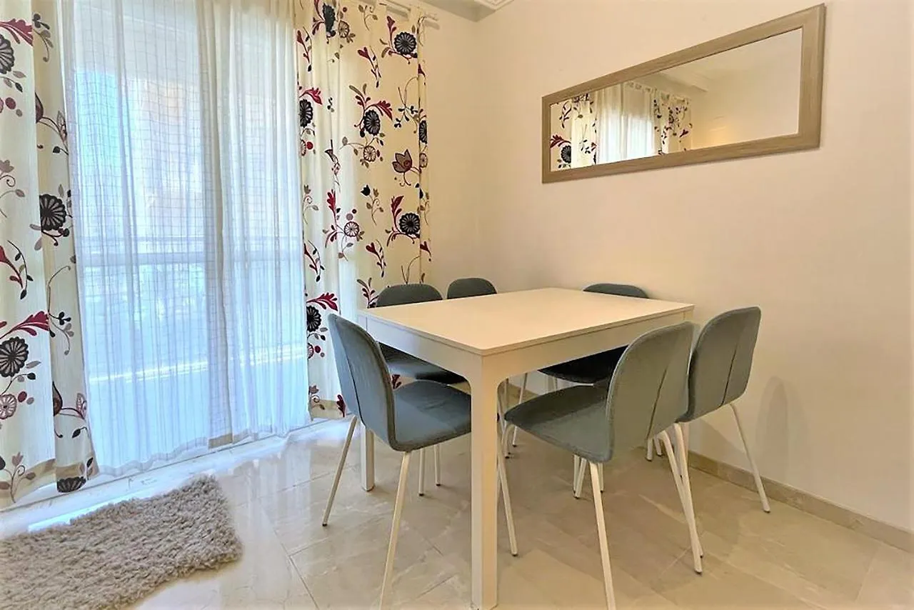Estepona Town Apartment Anila